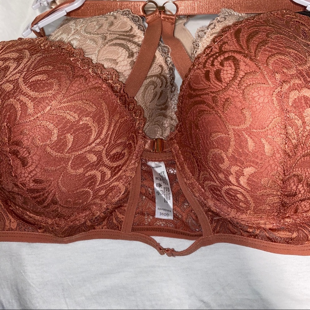 Bras - Picture 3 of 5